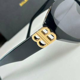 Picture of Balenciga Sunglasses _SKUfw54043917fw